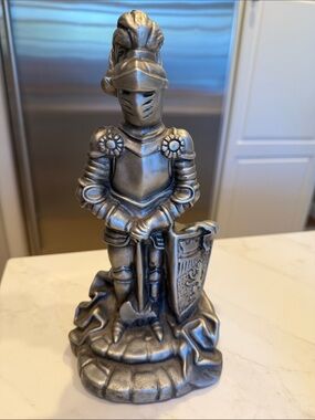 Vintage Universal Statuary 1963 Knight Medieval Armor Soldier Home Accent